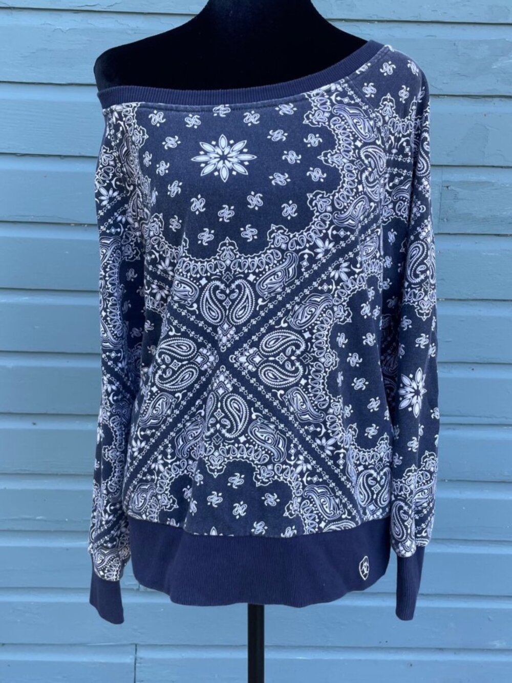 Ariat Sweater Pullover Off Shoulder Paisley Floral Coastal Cowgirl L Logo Navy